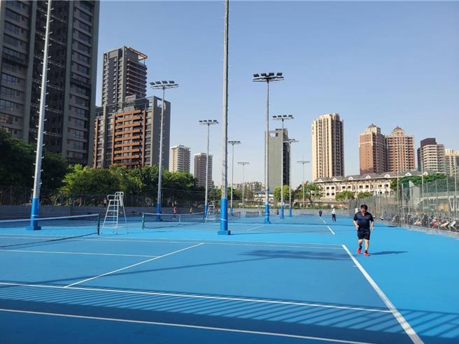 比塞克社媒回应转会传闻：让他们去说他们想说的