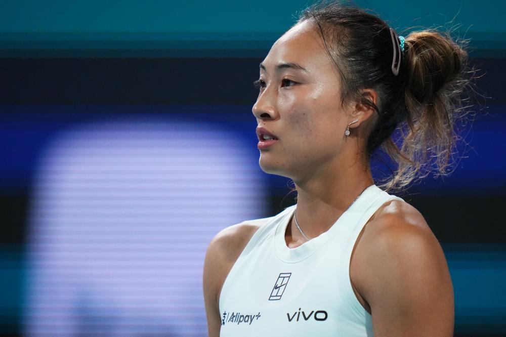 中超赛场争议判罚：VAR判罚引发热议,