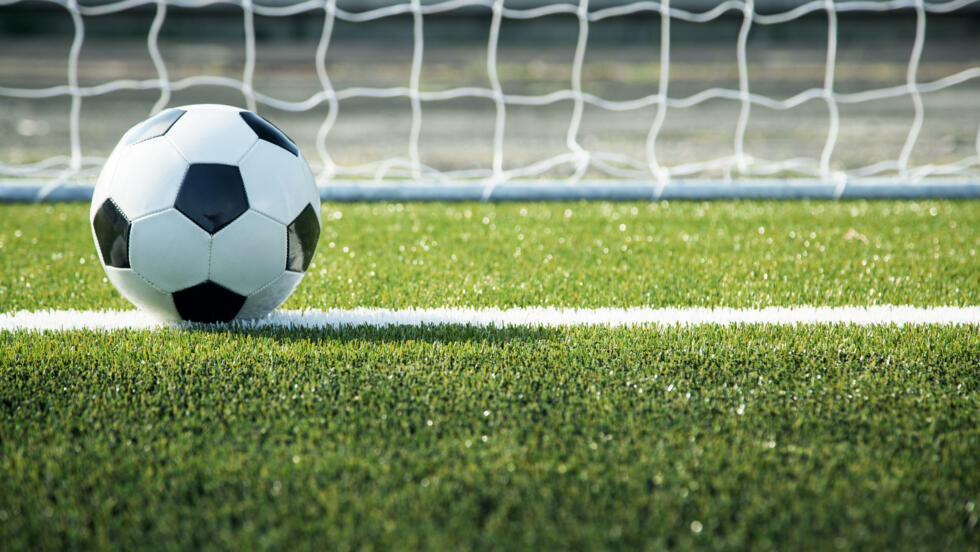 足球曝世界足坛将全面引入AI判罚系统